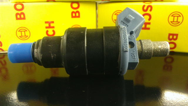 New Bosch Fuel Injector 0280150400