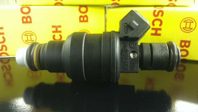New Bosch Fuel Injector 0280150552