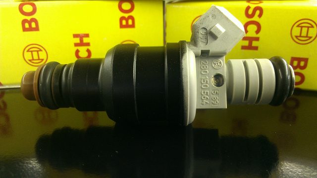 New Bosch Fuel Injector 0280150564
