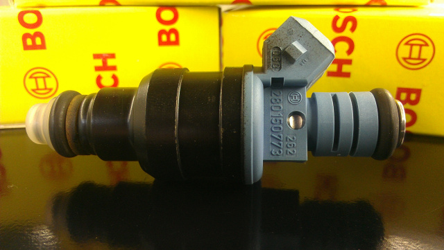 New Bosch Fuel Injector 0280150773