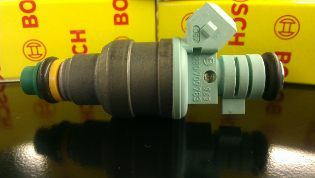 New Bosch Fuel Injector 0280150783