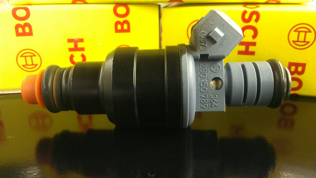 New Bosch Fuel Injector 0280150789