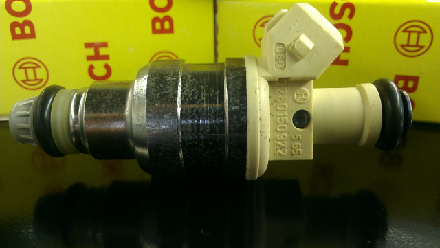New Bosch Fuel Injector 0280150972