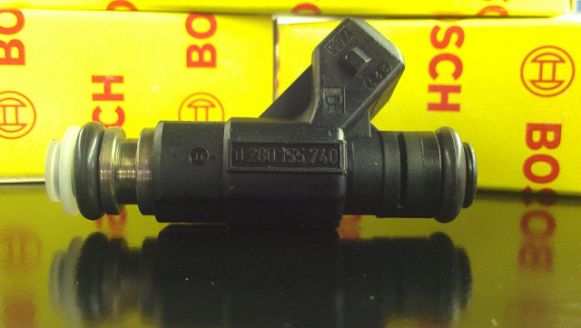 New Bosch Fuel Injector 0280155740