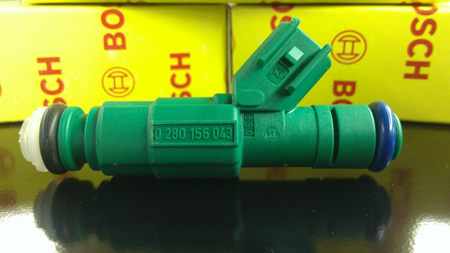 New Bosch Fuel Injector 0280156043