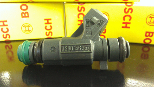 New Bosch Fuel Injector 0280156357