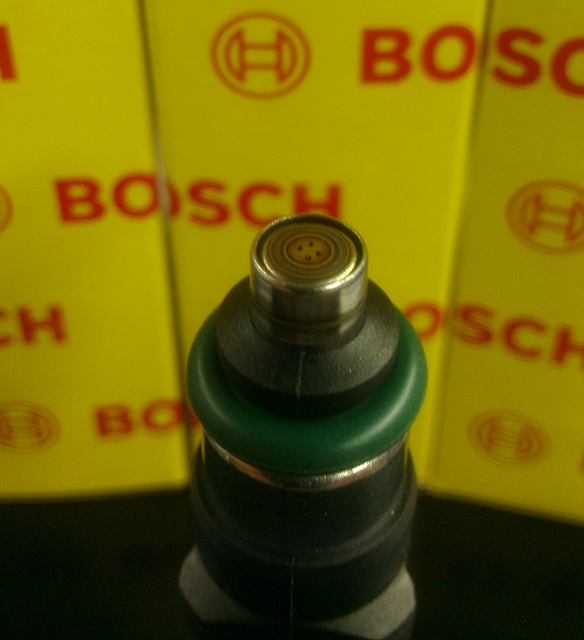 New Bosch Fuel Injector 0280158140